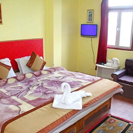 Norling Retreat Hotel Pelling Buitenkant foto