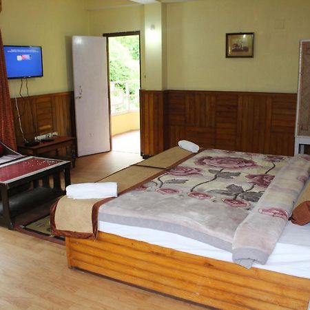 Norling Retreat Hotel Pelling Buitenkant foto