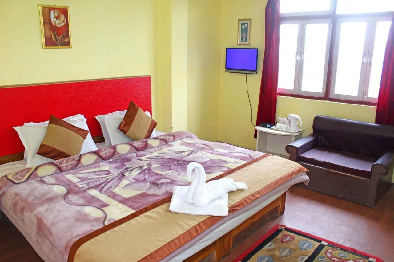 Norling Retreat Hotel Pelling Buitenkant foto