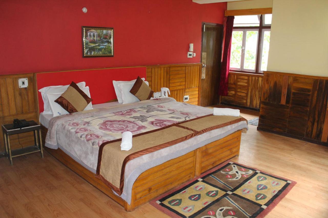 Norling Retreat Hotel Pelling Buitenkant foto