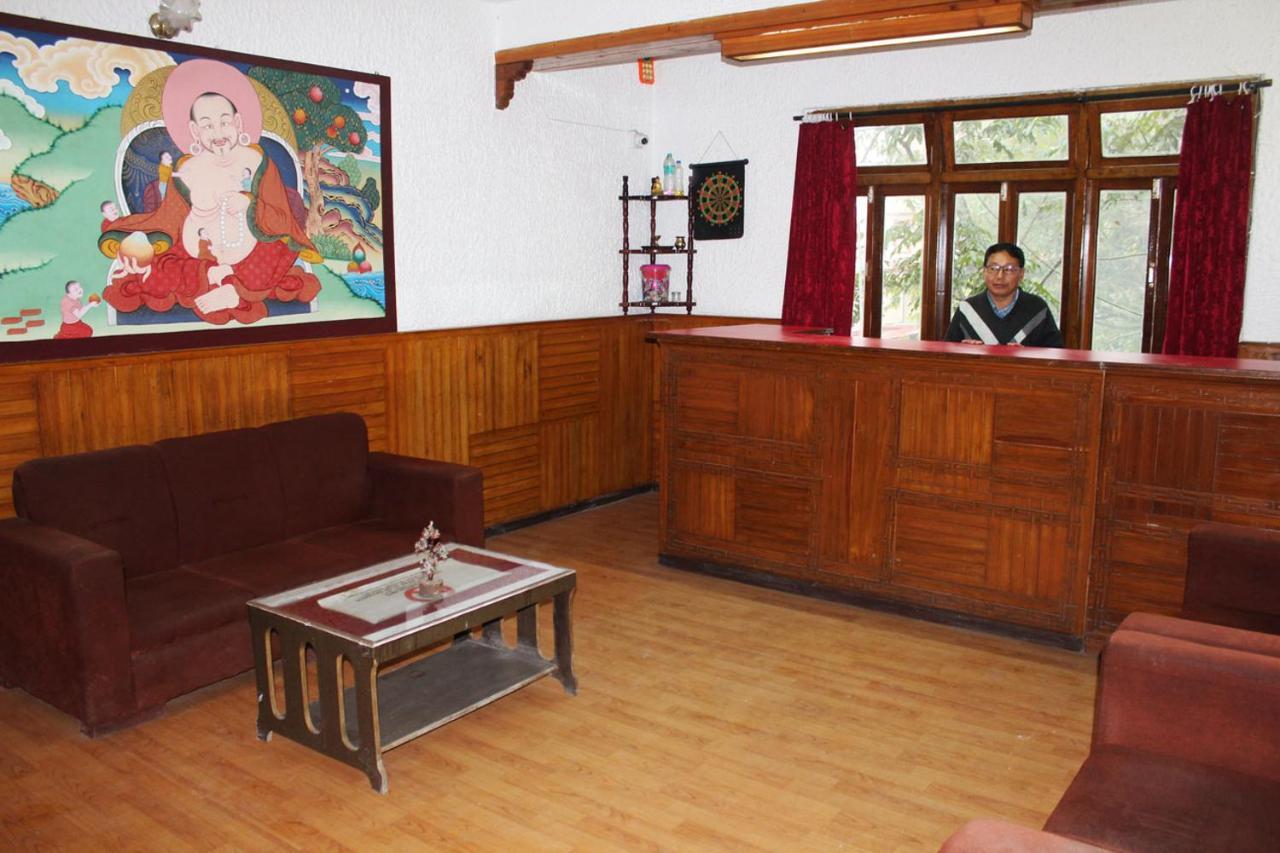 Norling Retreat Hotel Pelling Buitenkant foto