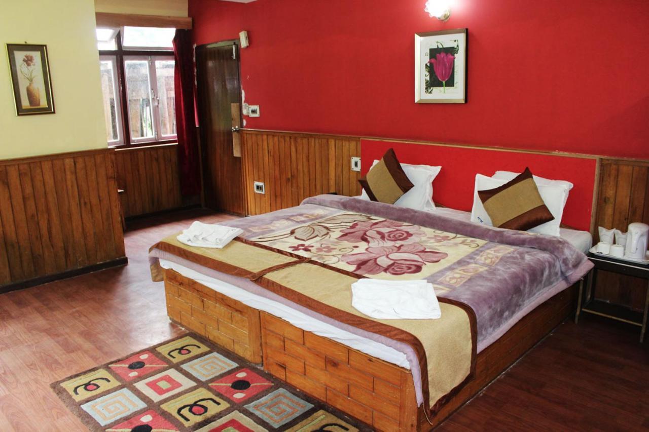 Norling Retreat Hotel Pelling Buitenkant foto