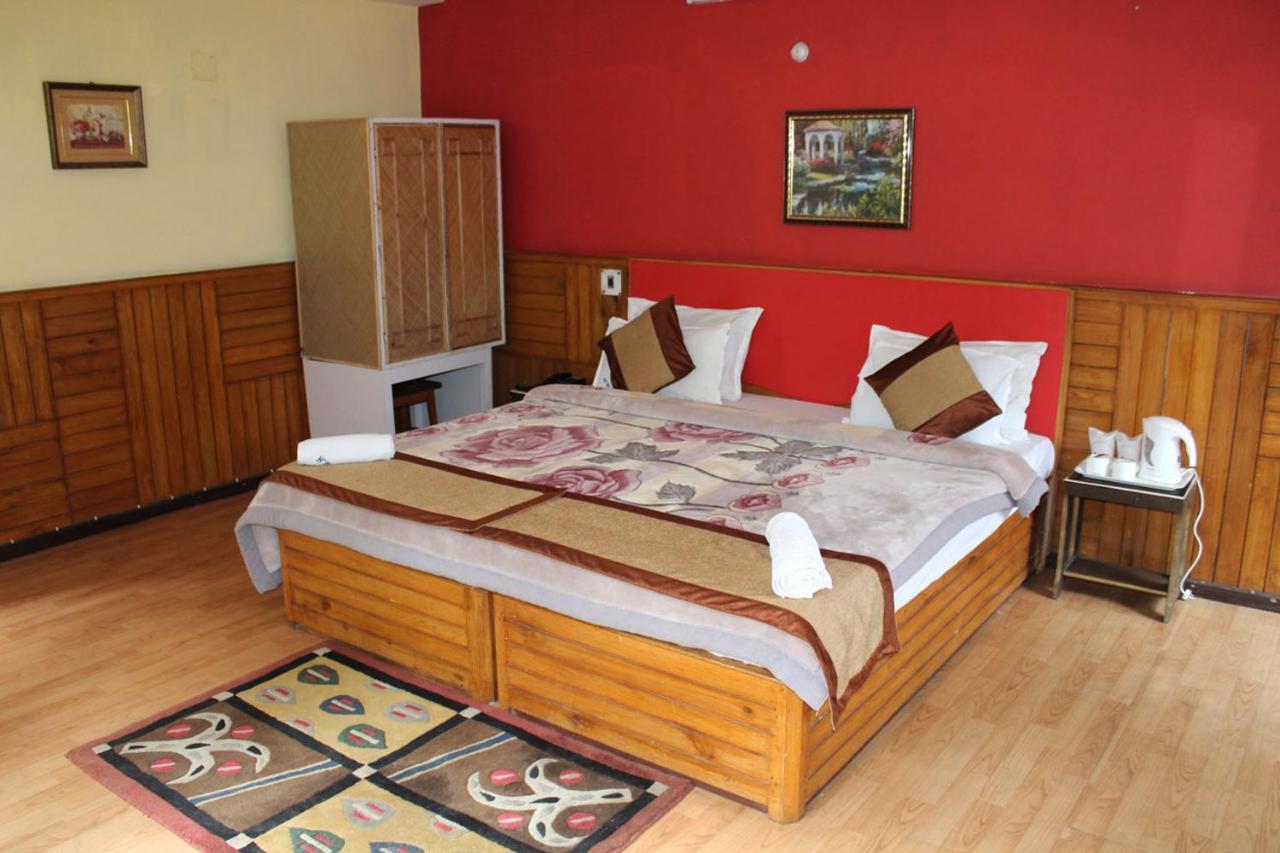 Norling Retreat Hotel Pelling Buitenkant foto