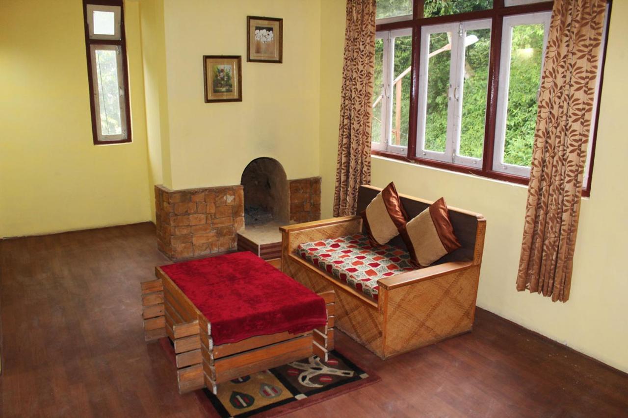 Norling Retreat Hotel Pelling Buitenkant foto
