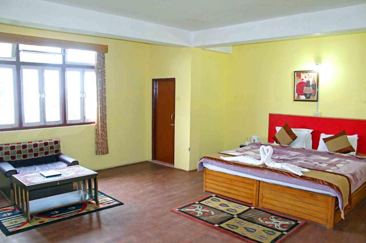 Norling Retreat Hotel Pelling Buitenkant foto