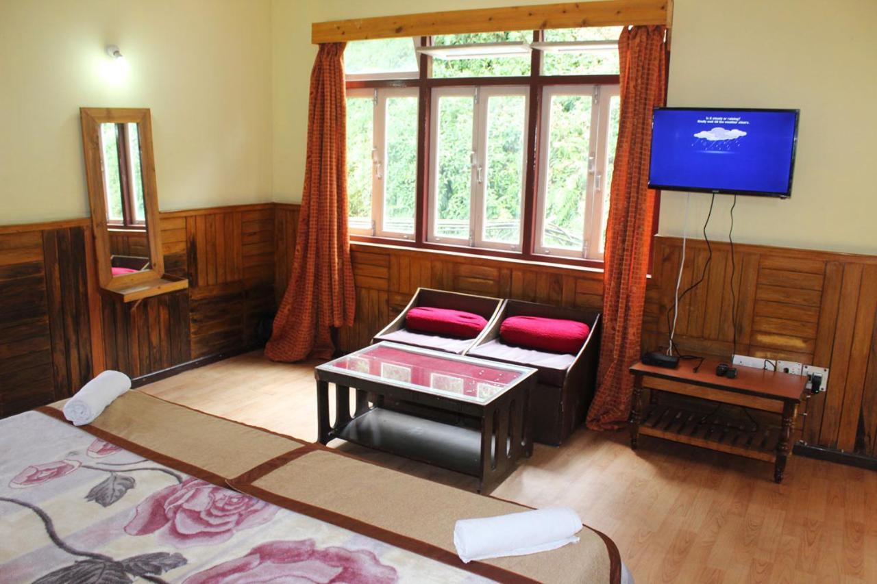 Norling Retreat Hotel Pelling Buitenkant foto