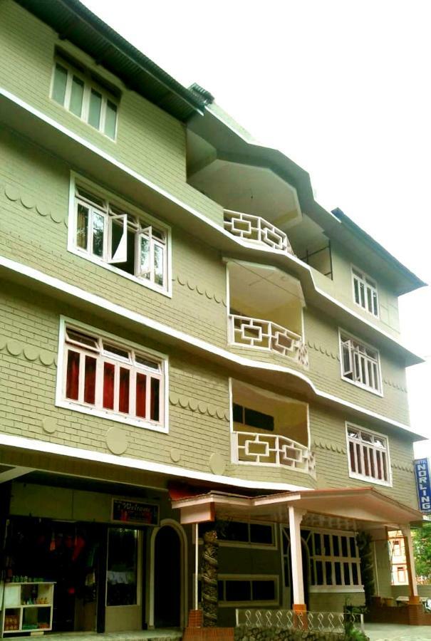 Norling Retreat Hotel Pelling Buitenkant foto
